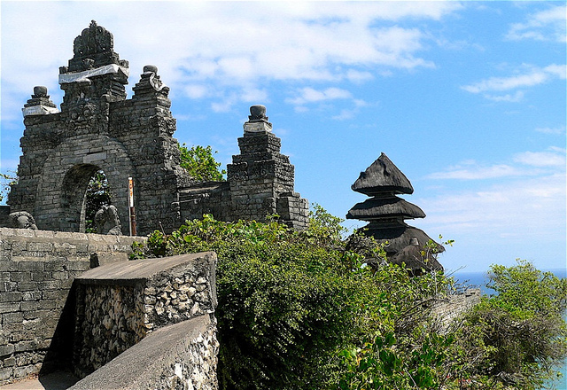 Destinasi Wisata Menarik di Uluwatu Bali